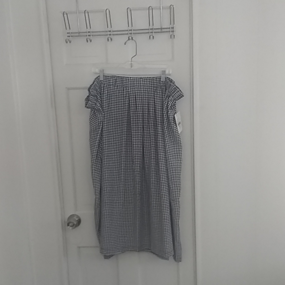 Maggie Barnes Plus, Black and White Gingham skirt